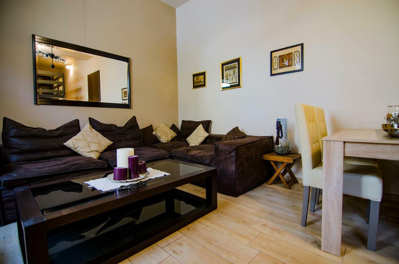 Gonis Suites 帕琉乔拉 外观 照片